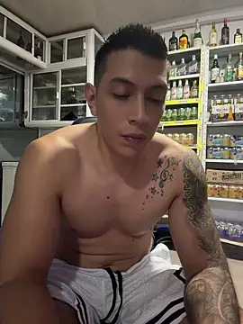 OliverWest04 Show Webcam