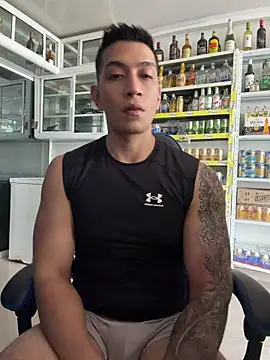 OliverWest04's Webcam Show