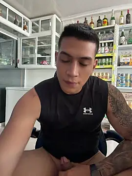OliverWest04's Webcam Show