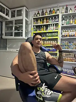 OliverWest04's Webcam Show