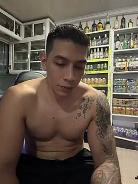 OliverWest04 Show Webcam