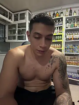 OliverWest04 Show Webcam