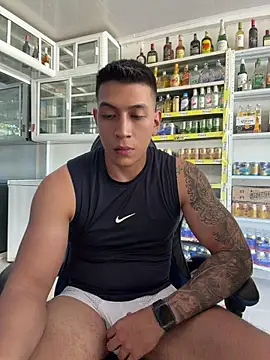 OliverWest04 Webcam Show