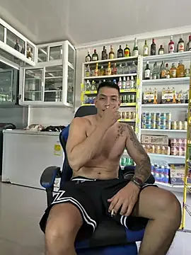 OliverWest04 Show Webcam