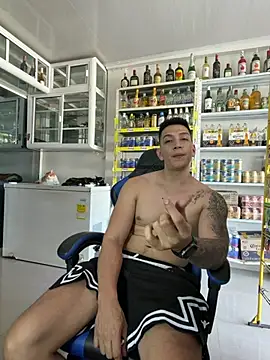 OliverWest04 Show in webcam