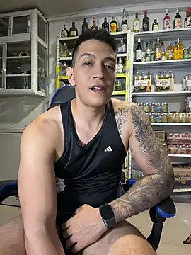 OliverWest04's Webcam Show