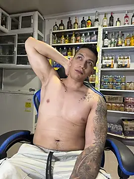 OliverWest04 Show Webcam
