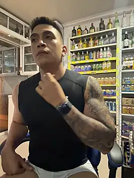 OliverWest04 Show Webcam