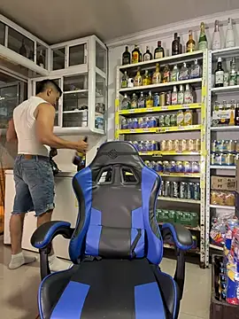 OliverWest04 Show Webcam