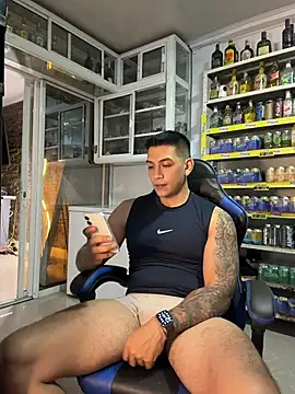 OliverWest04 Шоу с уебкамера