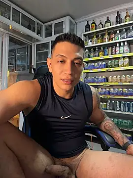 OliverWest04 Show Webcam