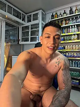 OliverWest04 Show Webcam
