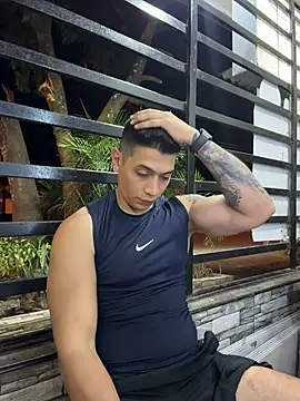 OliverWest04 Webcam Show