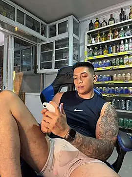 Show de OliverWest04 na webcam
