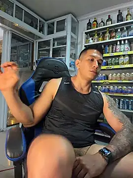 OliverWest04 – webcam-show