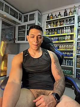 OliverWest04 Webcam show