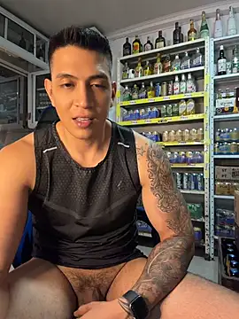 OliverWest04 Show Webcam