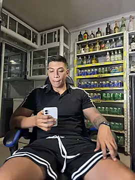 OliverWest04's Webcam Show