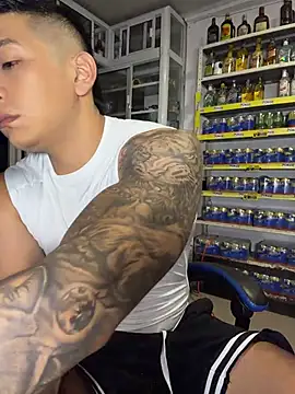 OliverWest04's Live XXX Chat