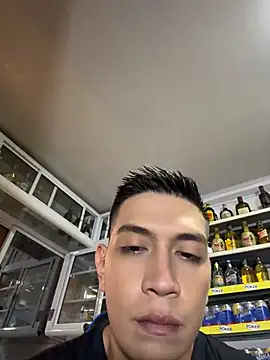 OliverWest04 Show Webcam