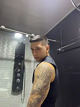 OliverWest04 Show Webcam