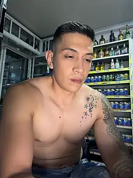 OliverWest04 – webcam-show