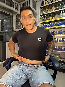 OliverWest04's Webcam Show