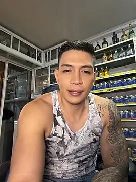 OliverWest04's Webcam Show