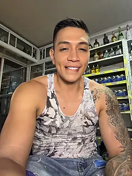 OliverWest04 Show Webcam