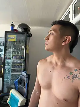 OliverWest04 Show Webcam