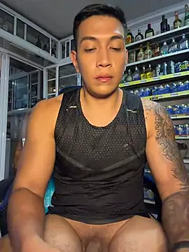 OliverWest04's Webcam Show