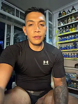 OliverWest04's Webcam Show