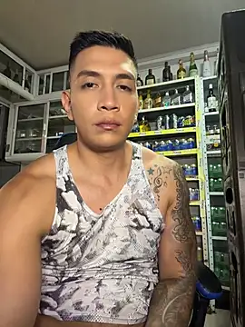 Show de OliverWest04 na webcam