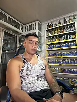 OliverWest04 Show Webcam