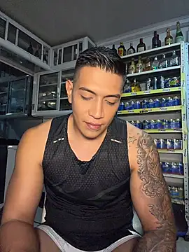 OliverWest04's Webcam Show