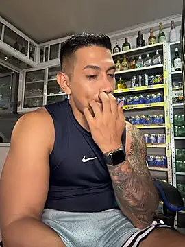 OliverWest04 Webcam show