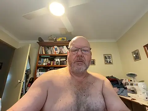 malecarer1 – webcam-show