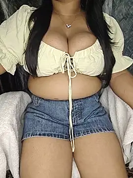 Curvy_Poojan Live chat-huone