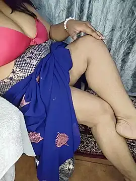 Curvy_Poojaのウェブカメラショー