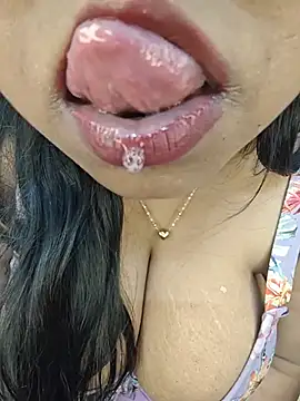 Curvy_Pooja Webcam-Show