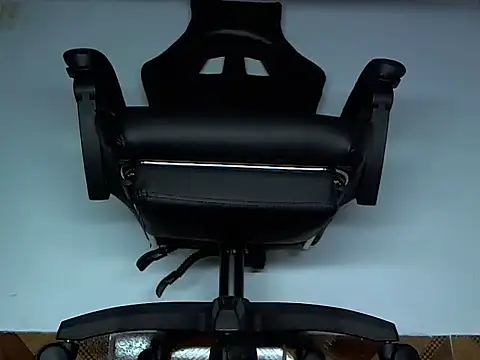 Show modela Alphacashmaster777 na web-kameri