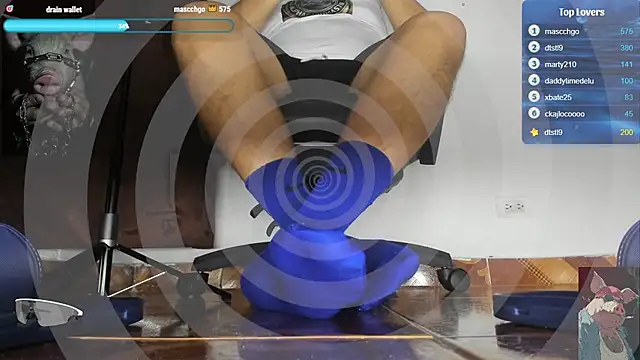 Pokazy przed kamerką – Alphacashmaster777