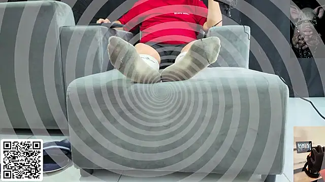 Pokazy przed kamerką – Alphacashmaster777