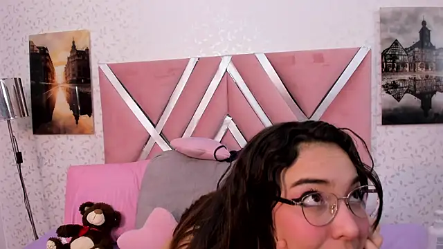 aniemorningstar Chat XXX live