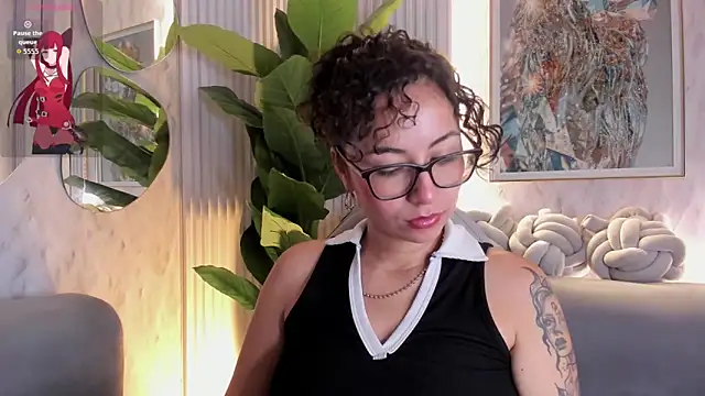 XXX chat uživo modela sarah_sluty