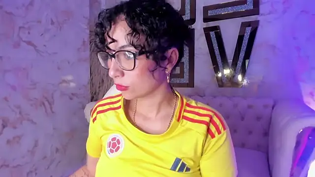 Chat +18 de sarah_sluty ao vivo