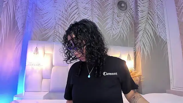 Chat +18 de sarah_sluty ao vivo