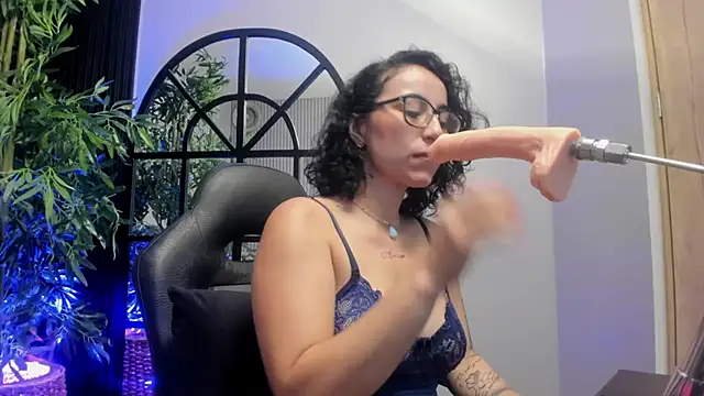 sarah_sluty's Live Chat Room