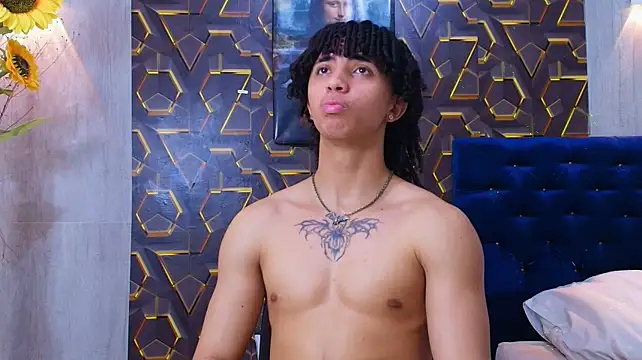 Show de kim_curlyy na webcam