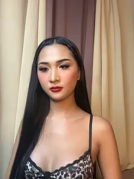 Show modela Diannellove na web-kameri